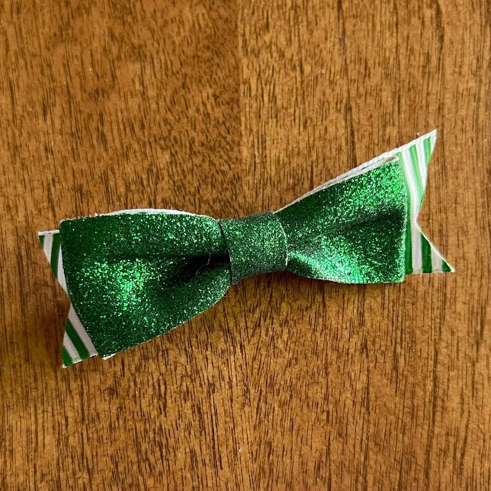 Christmas hair bows *Free in bundle*